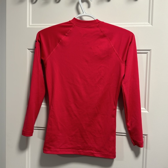 Roxy Whole Hearted Long Sleeve Rashguard. Pink color(Cherry). Like new. - Picture 4 of 4